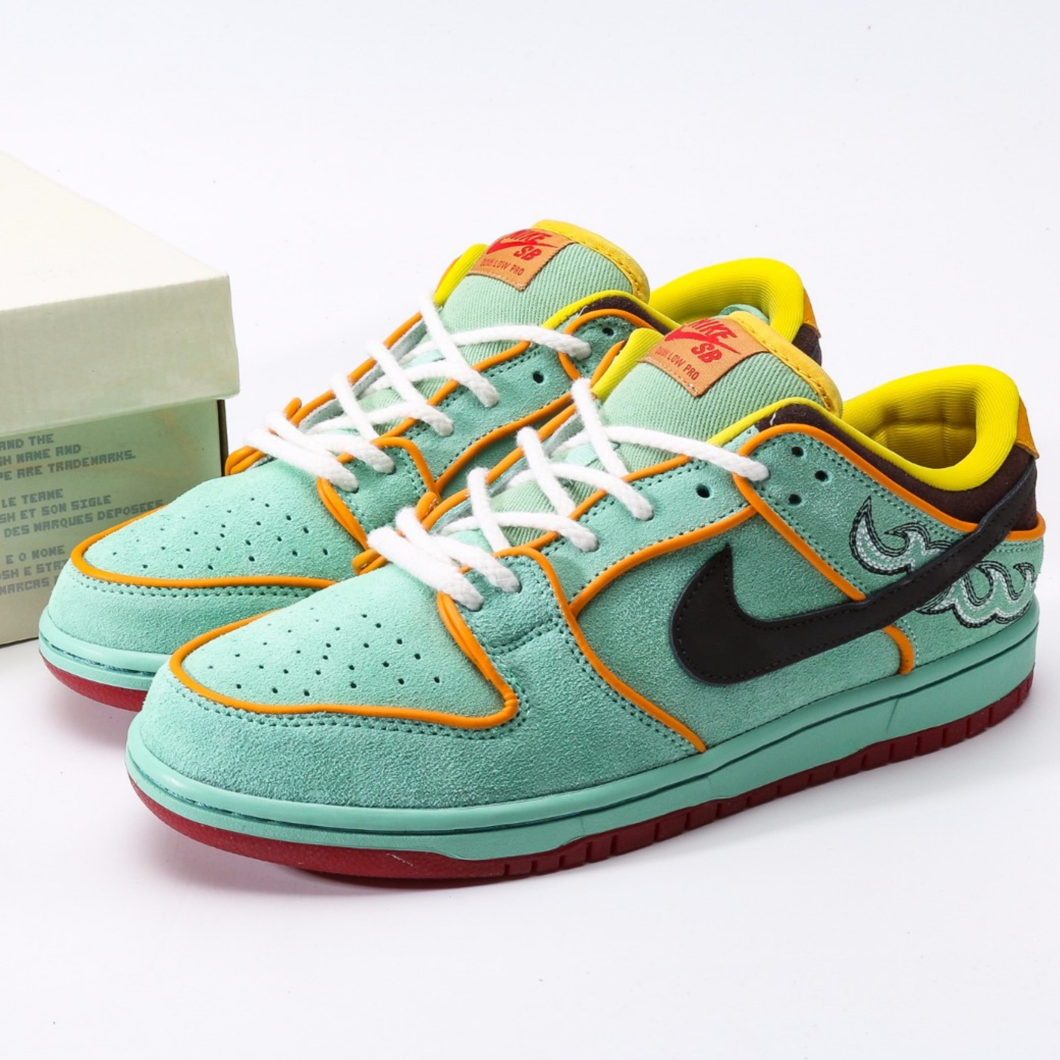 Nike SB Dunk Low Rodeo Tourmaline