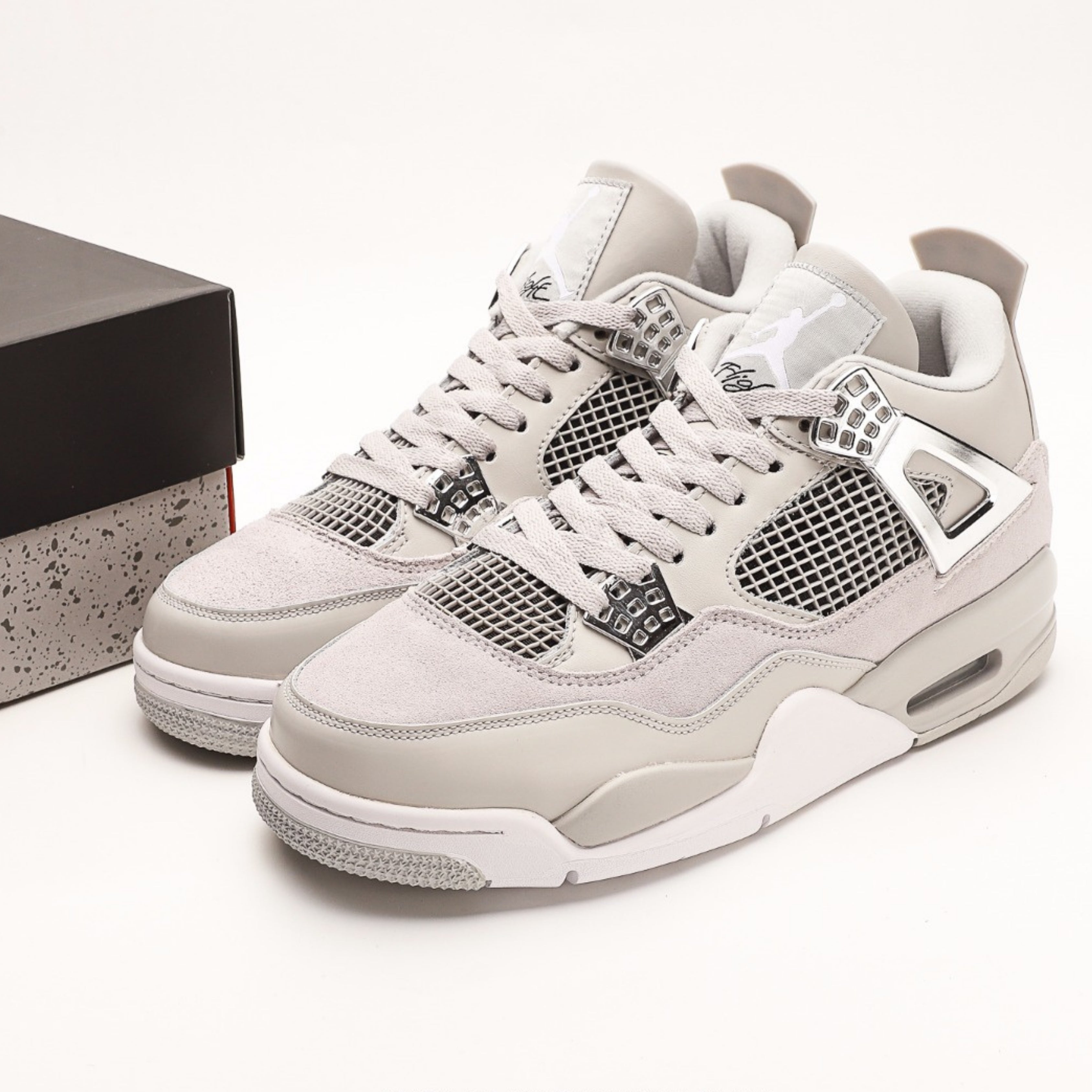 Nike Air Jordan 4 Retro Frozen Moments