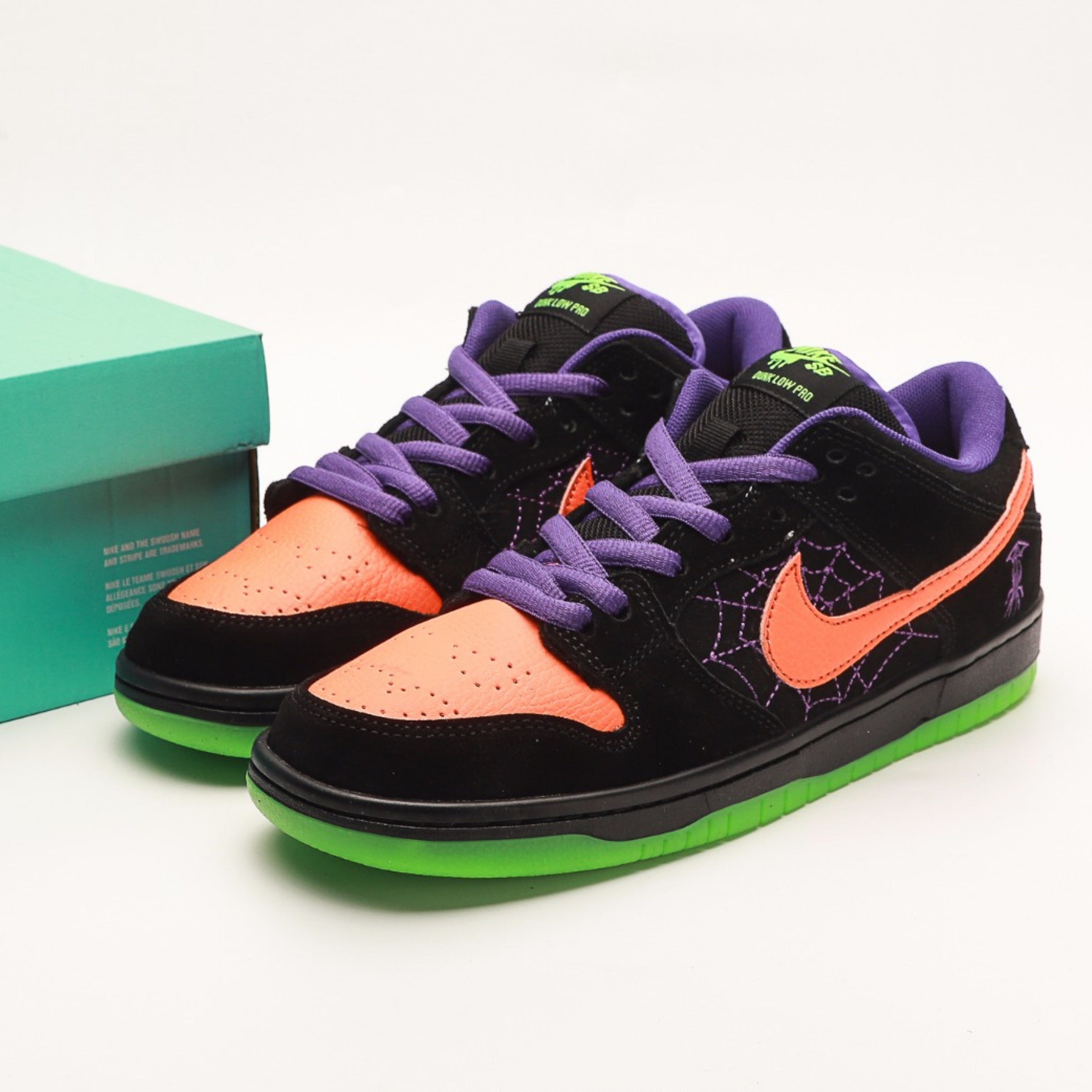 Nike SB Dunk Low Night of Mischief Halloween