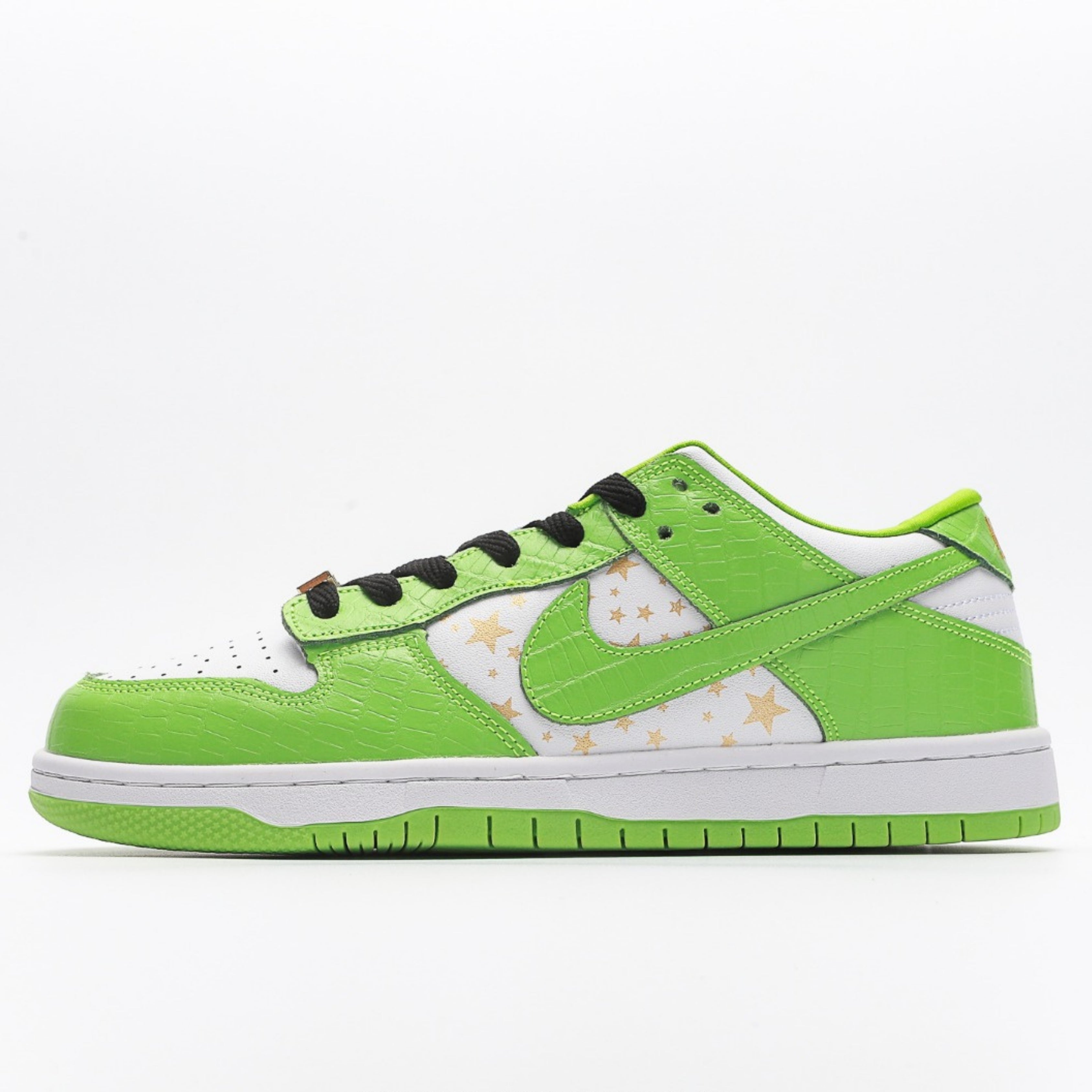 Nike SB Dunk Low Supreme Stars Mean Green