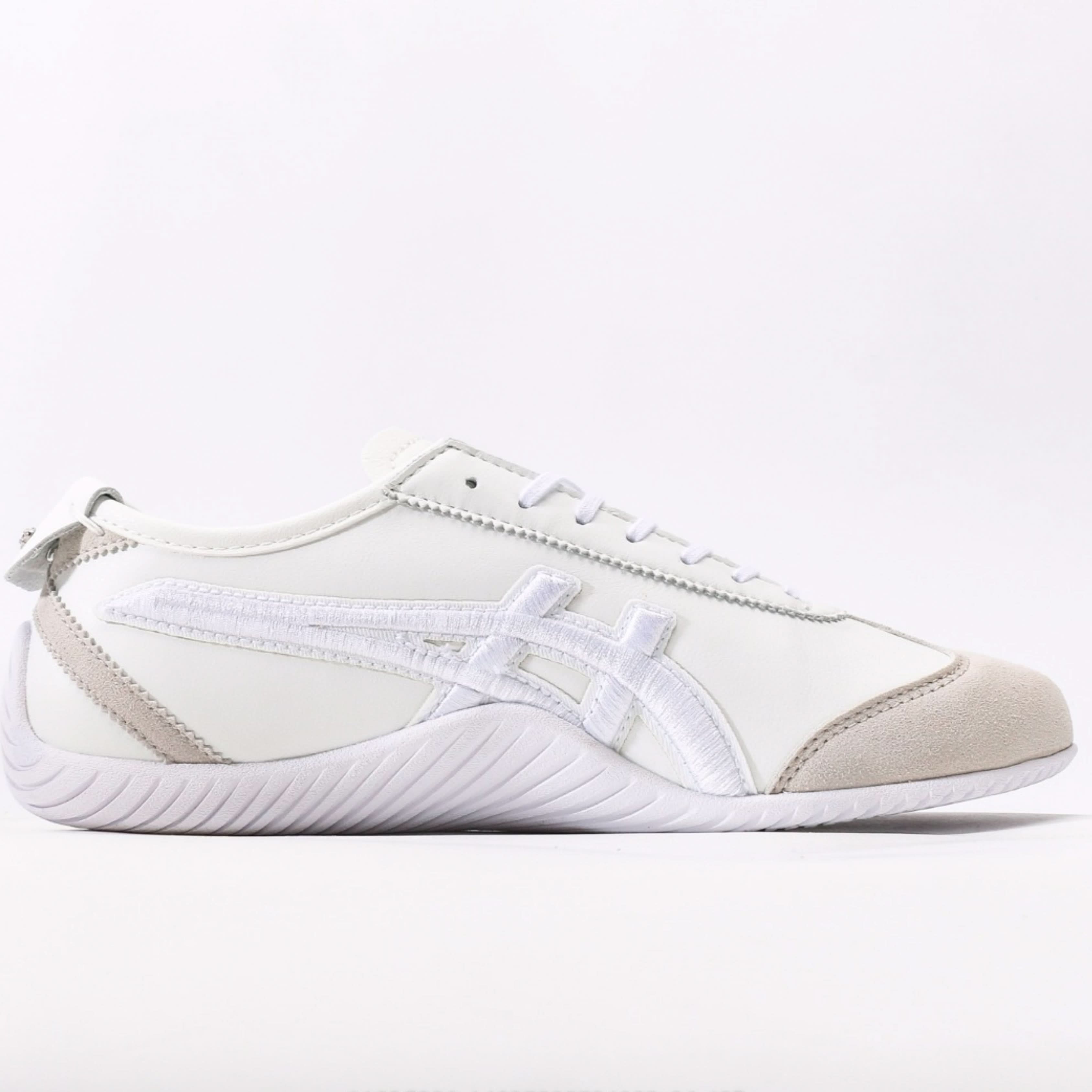 Onitsuka Tiger Unisex Low-Top Metal Accent