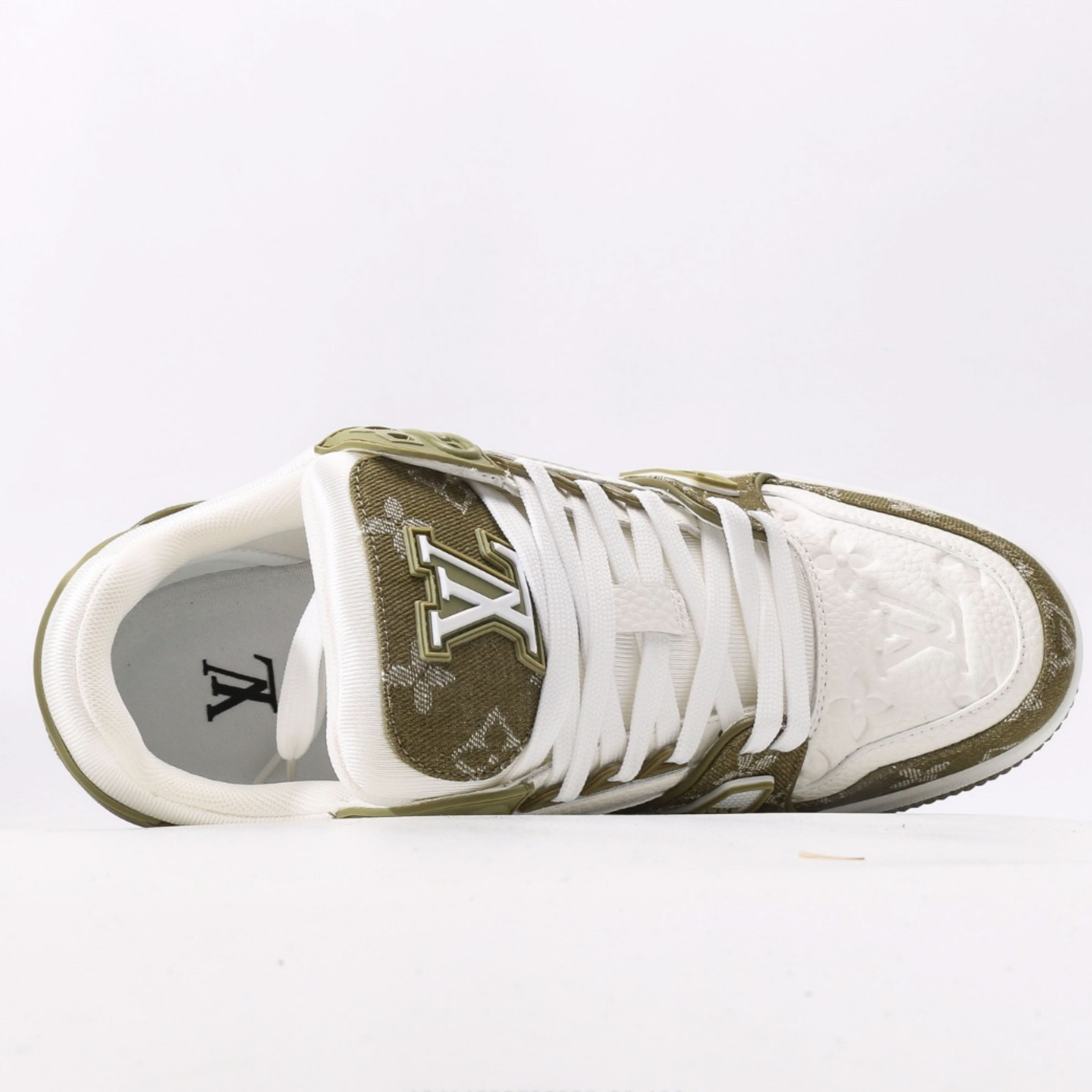 Louis Vuitton LV