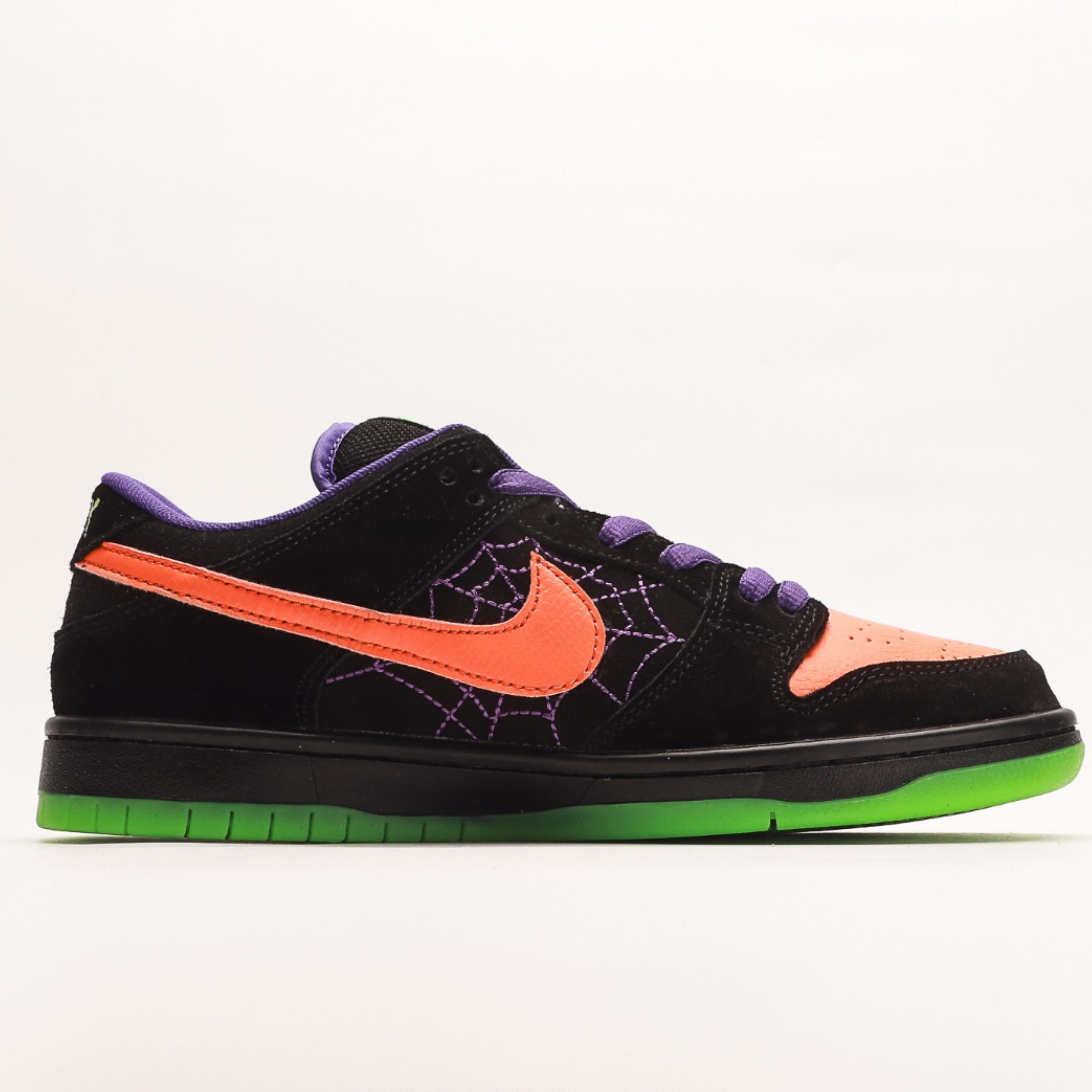 Nike SB Dunk Low Night of Mischief Halloween