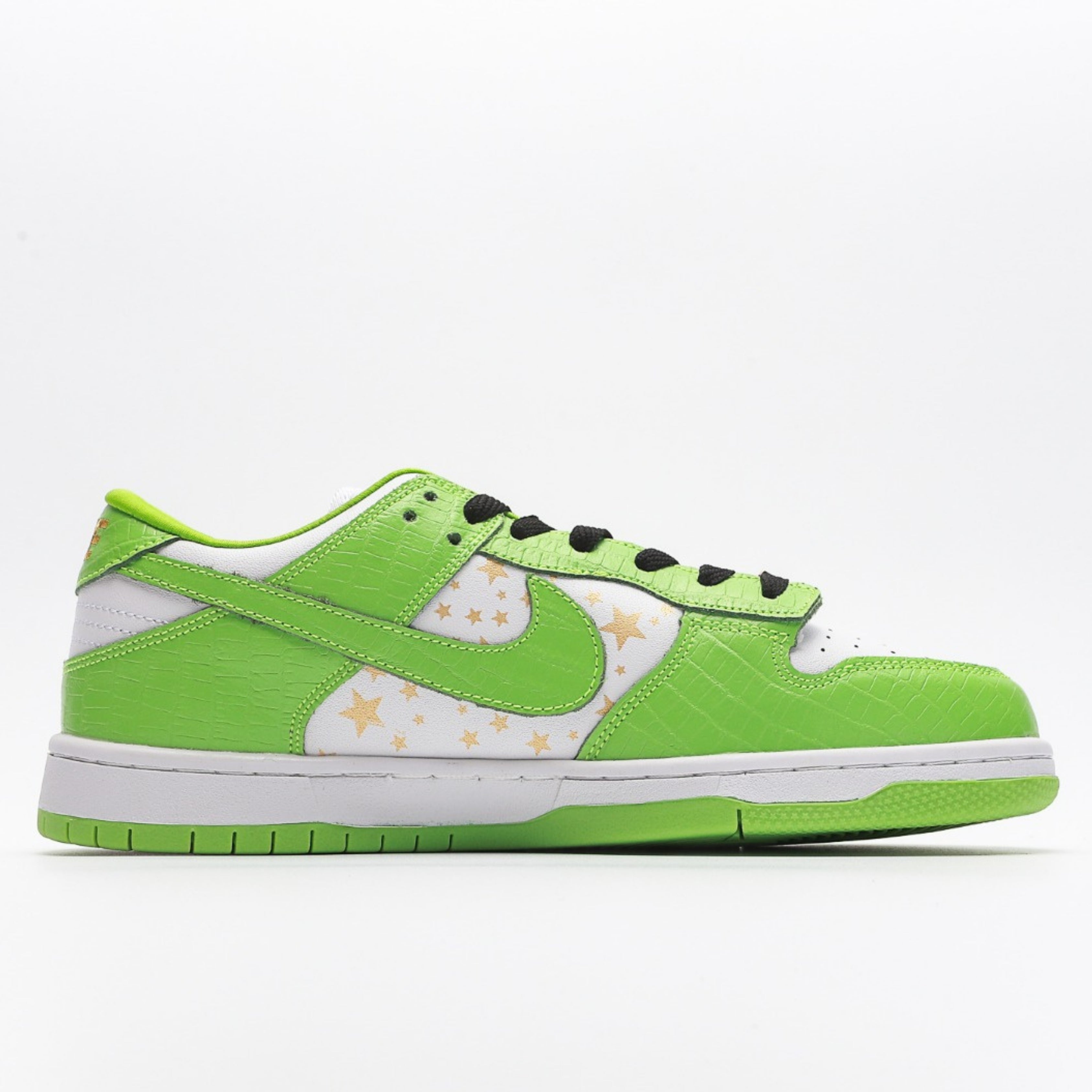 Nike SB Dunk Low Supreme Stars Mean Green