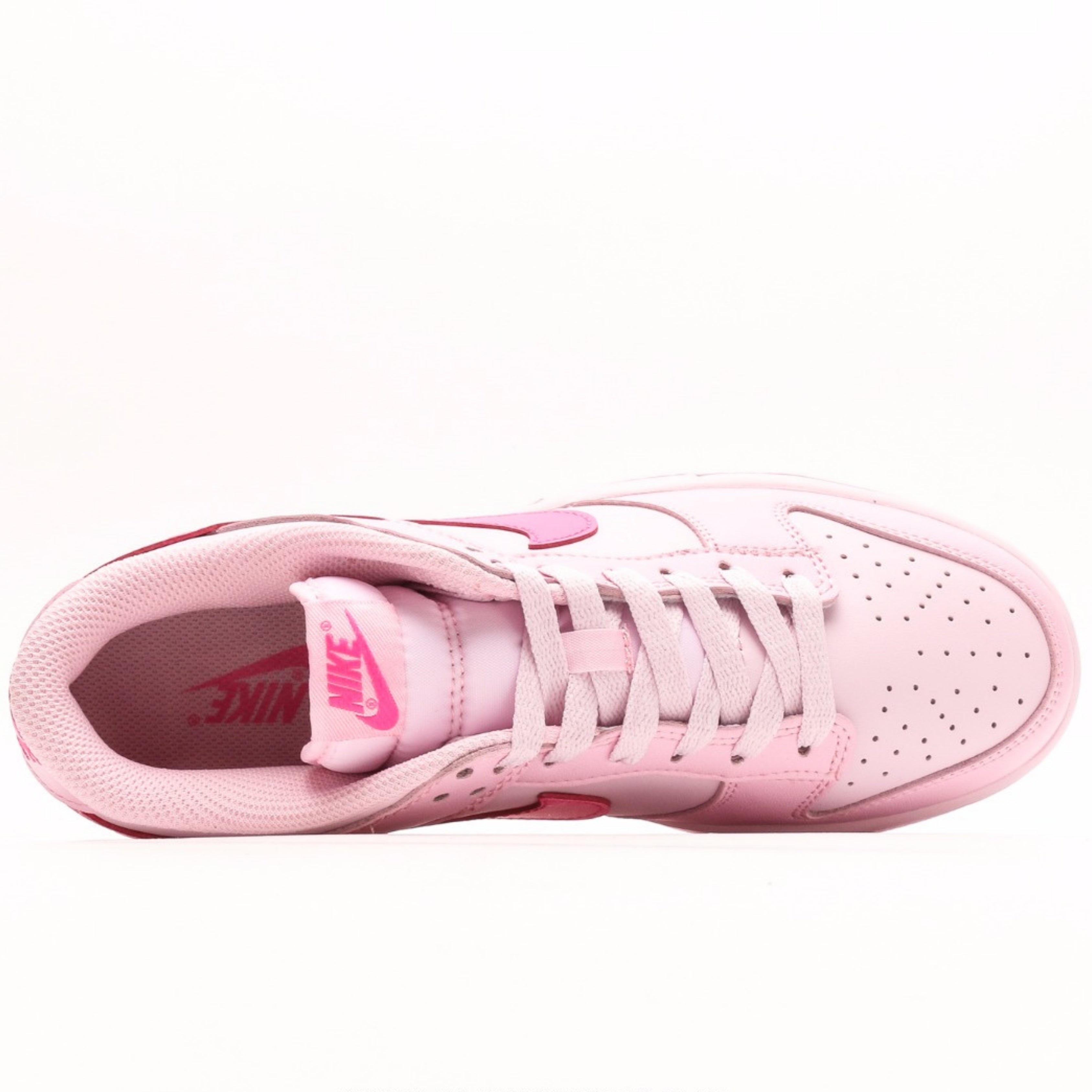 Nike Dunk Low Triple Pink