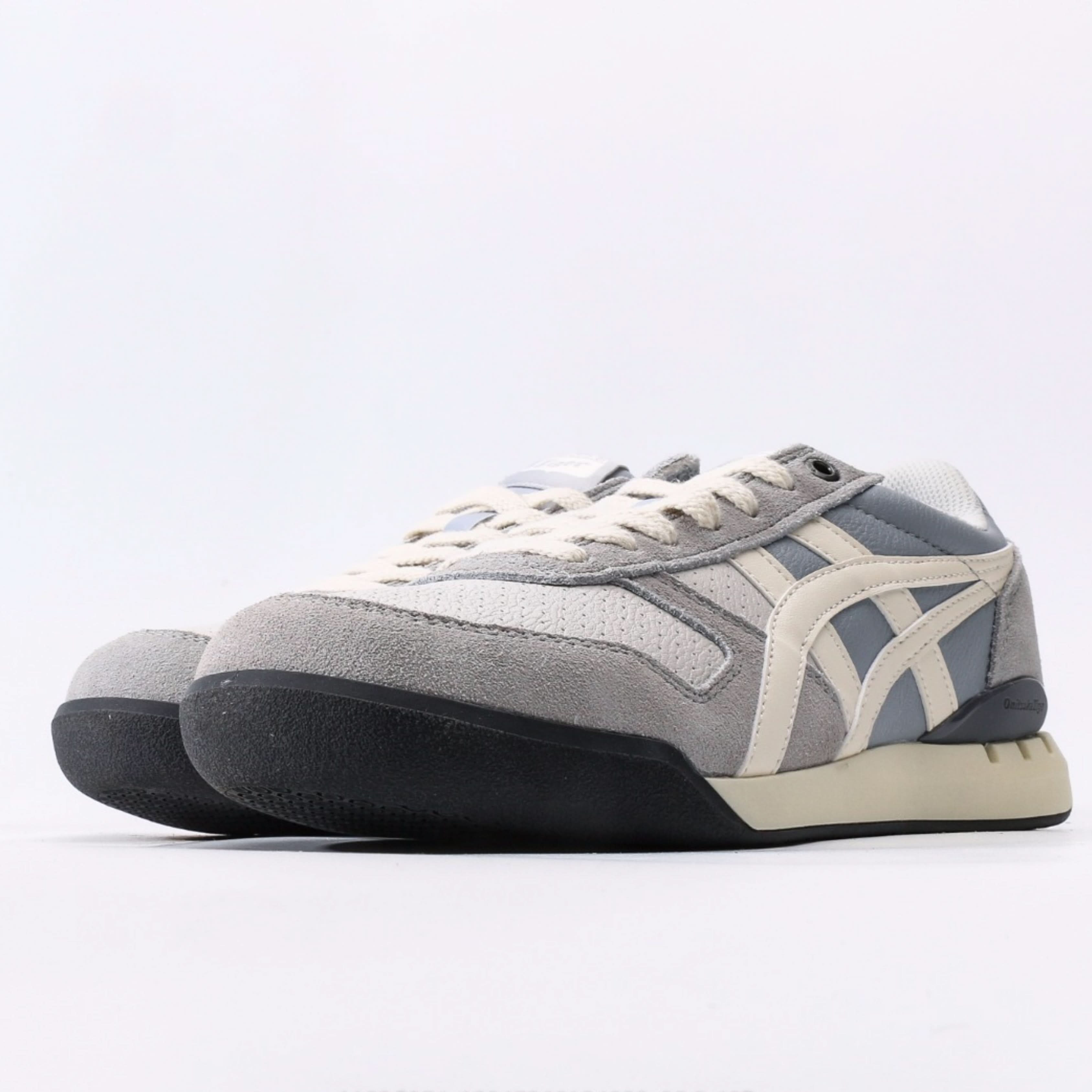 Onitsuka Tiger Ultimate 81 EX – Light Grey Edition