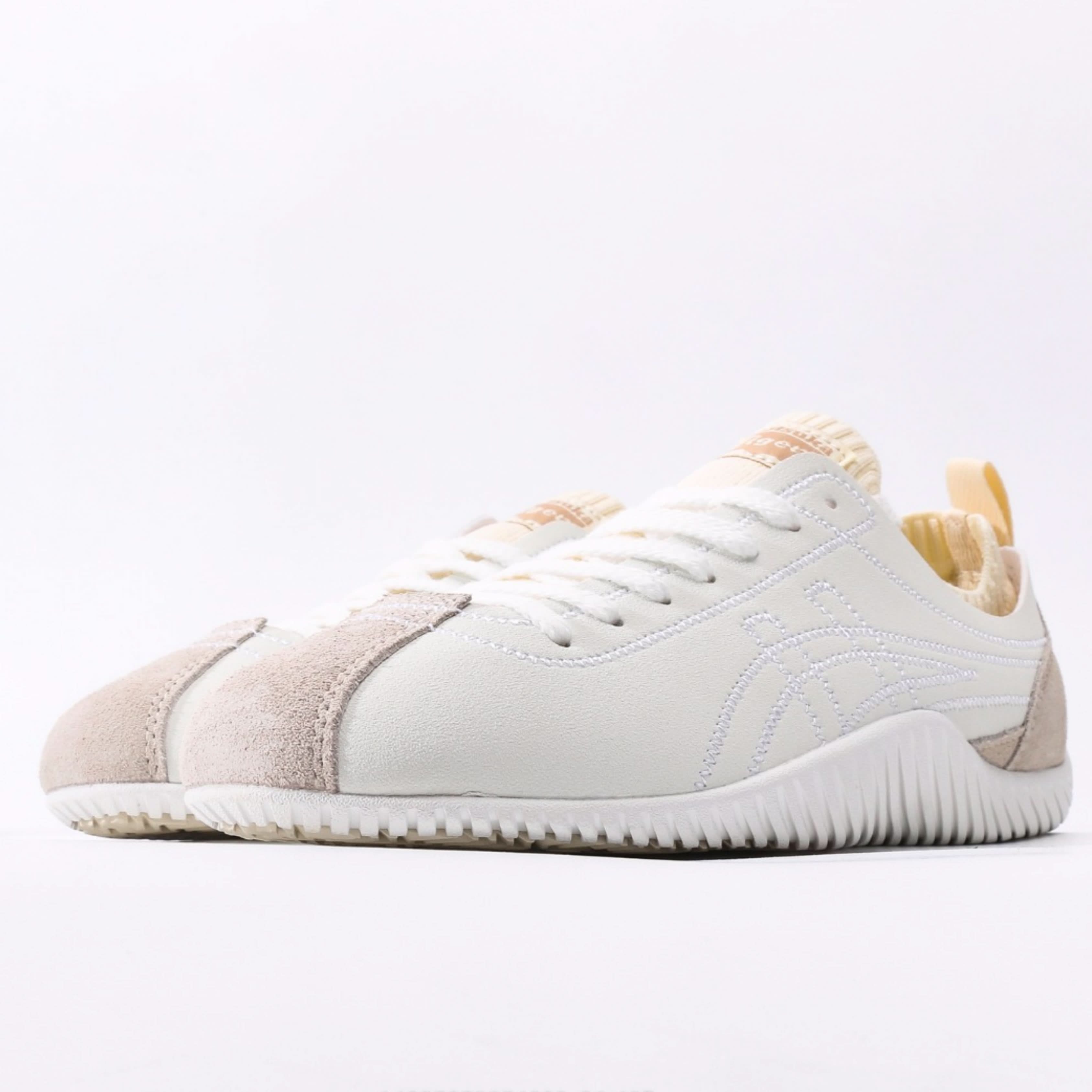 Onitsuka Tiger SCLAW – Cream Innovation Edition
