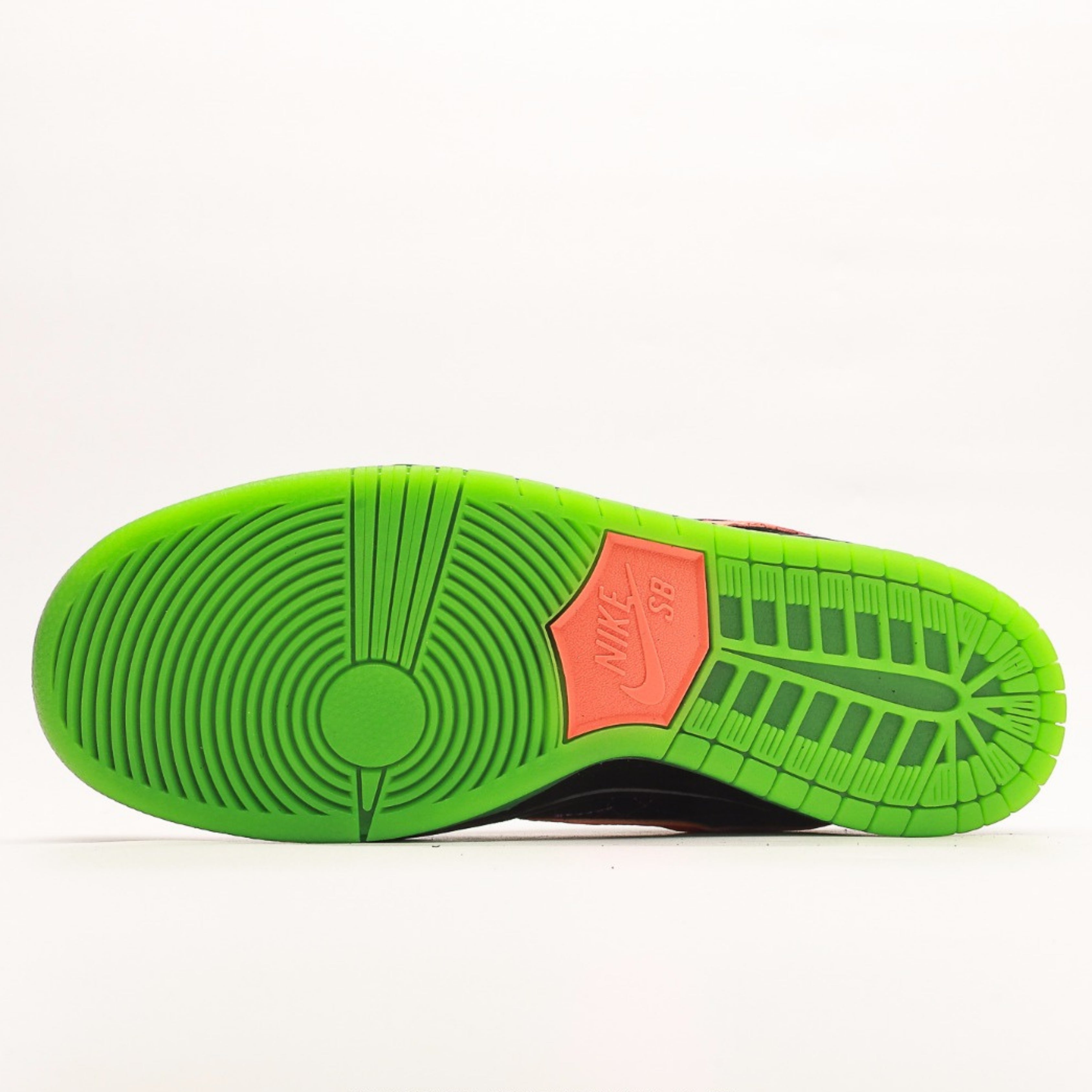 Nike SB Dunk Low Night of Mischief Halloween