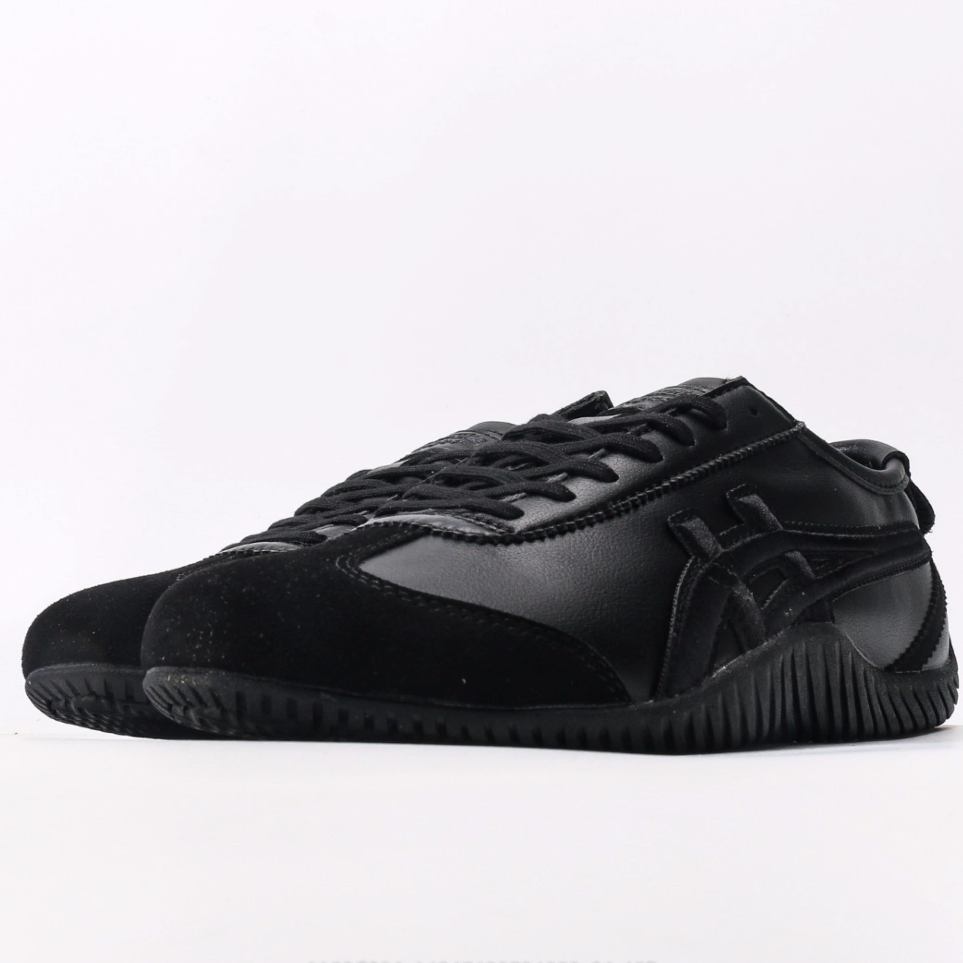Onitsuka Tiger Unisex Low-Top – Metal Accent Edition