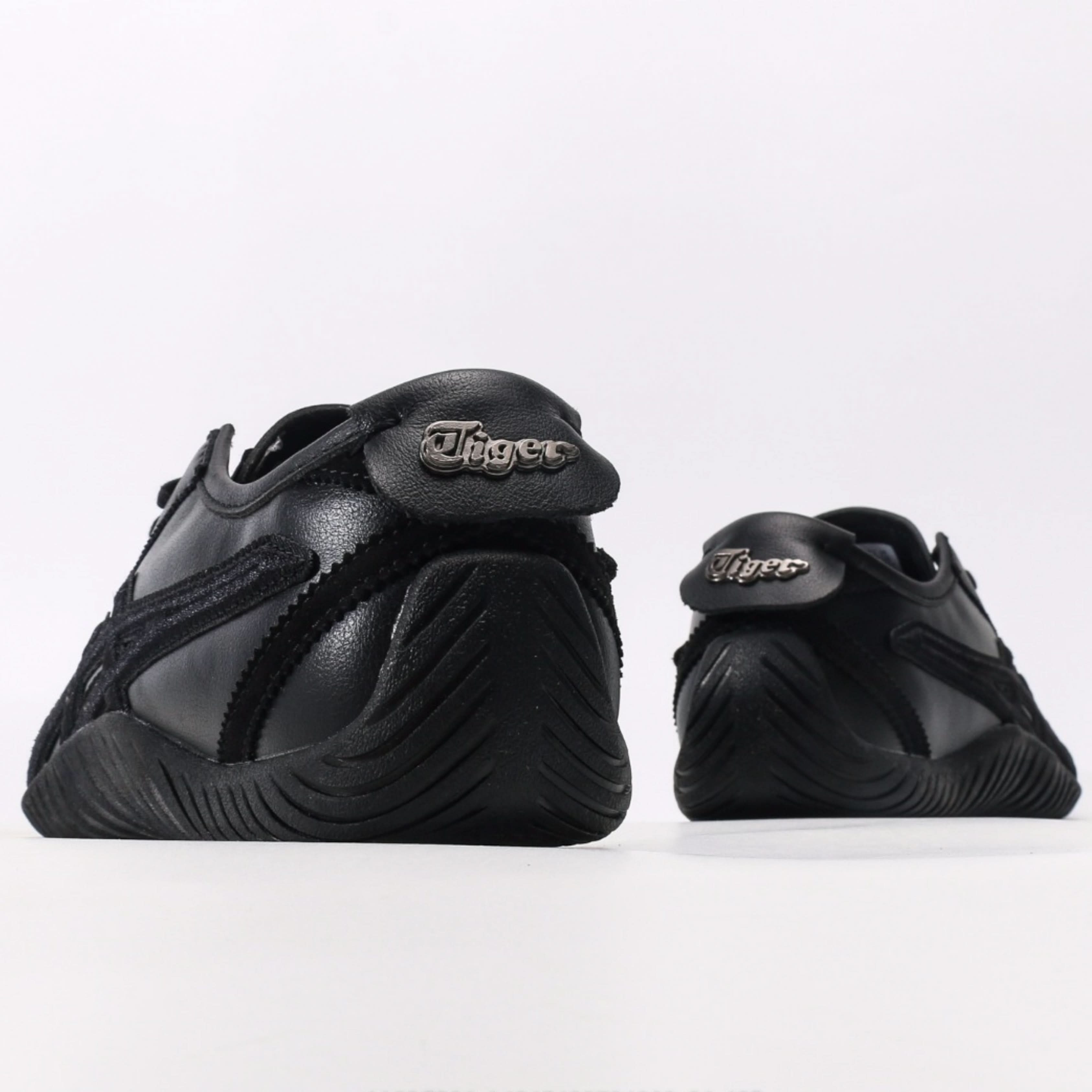 Onitsuka Tiger Unisex Low-Top – Metal Accent Edition