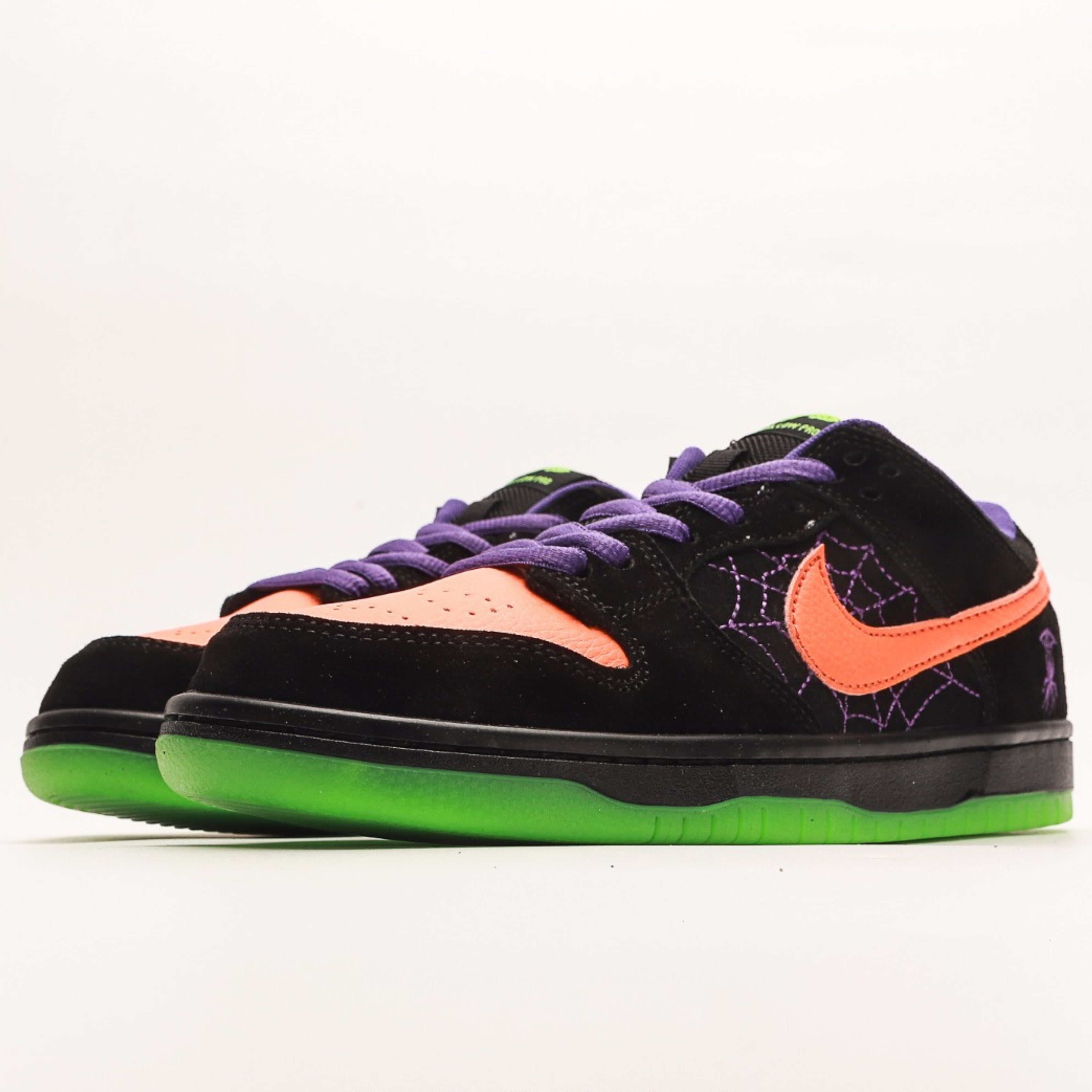 Nike SB Dunk Low Night of Mischief Halloween