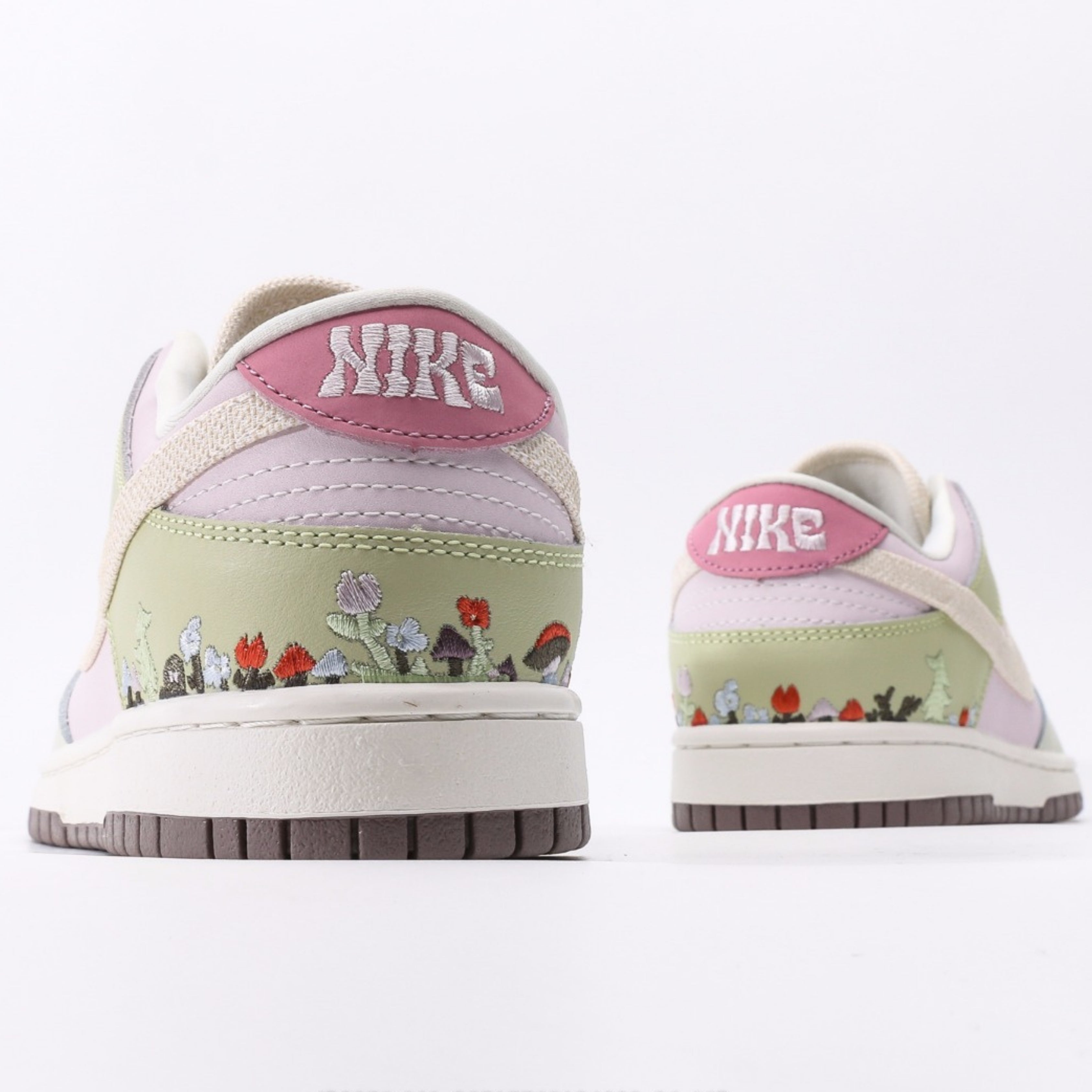 Nike Dunk Low LX Mushroom
