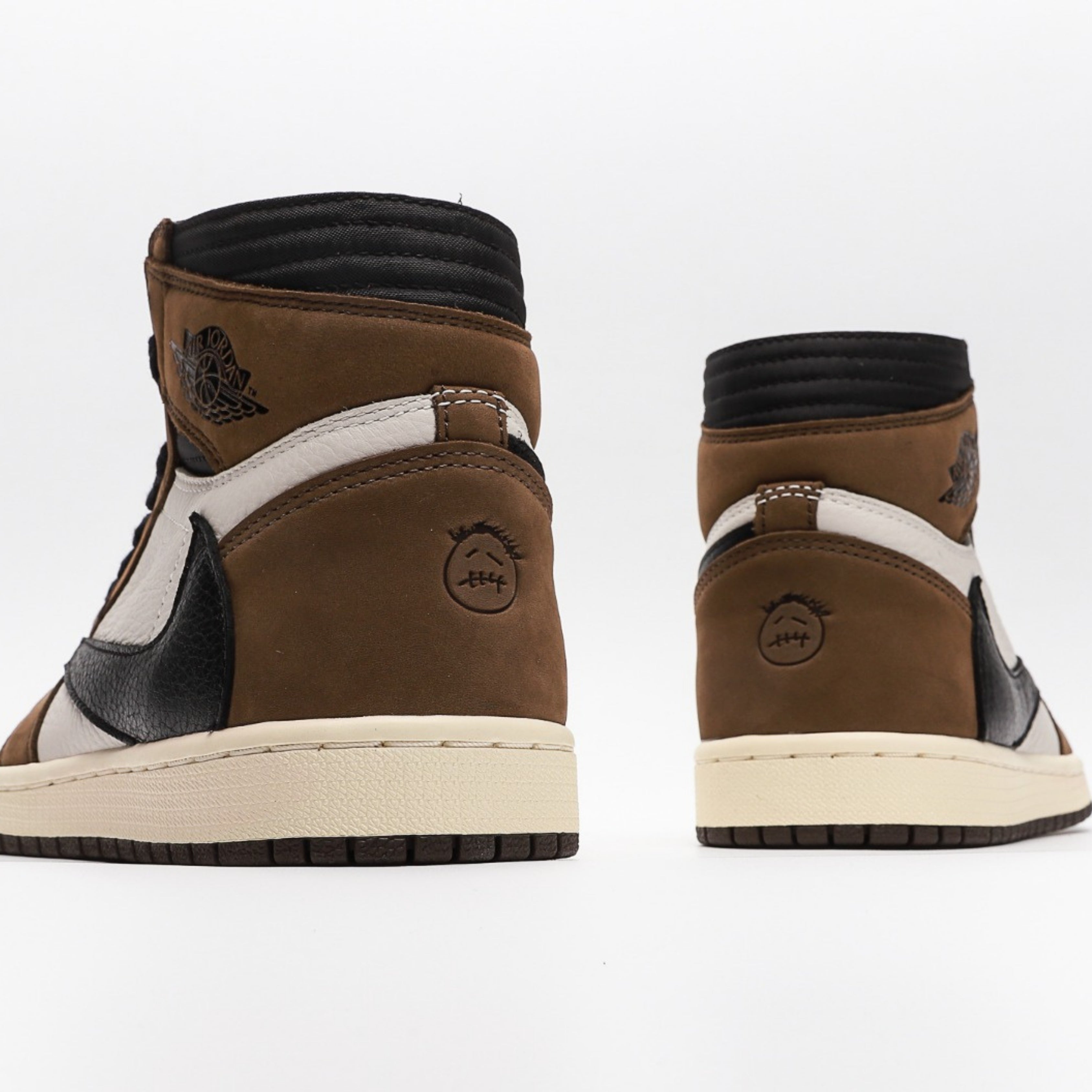 Nike Air Jordan 1 Retro High Travis Scott