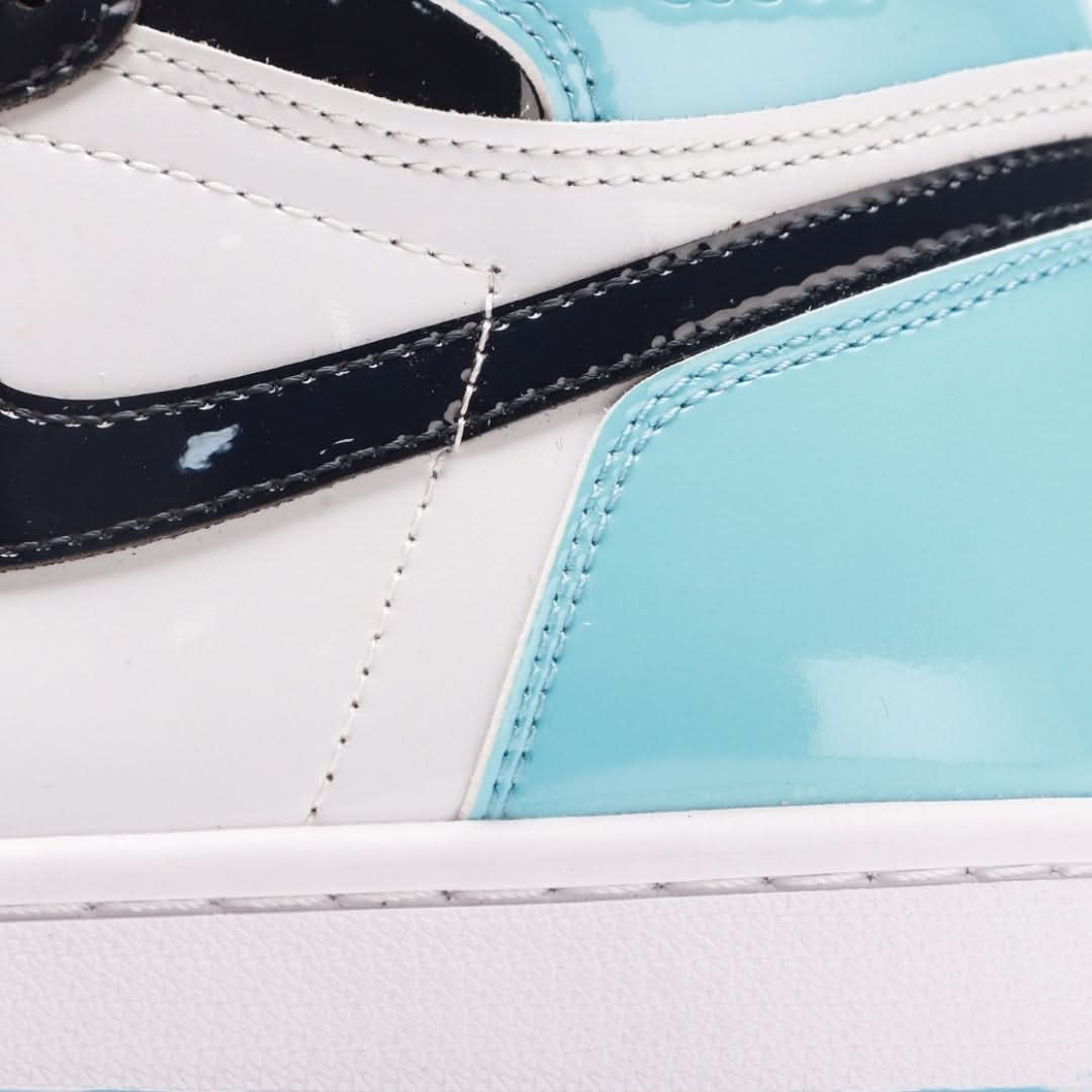 Nike Air Jordan 1 Retro High UNC Patent (W)