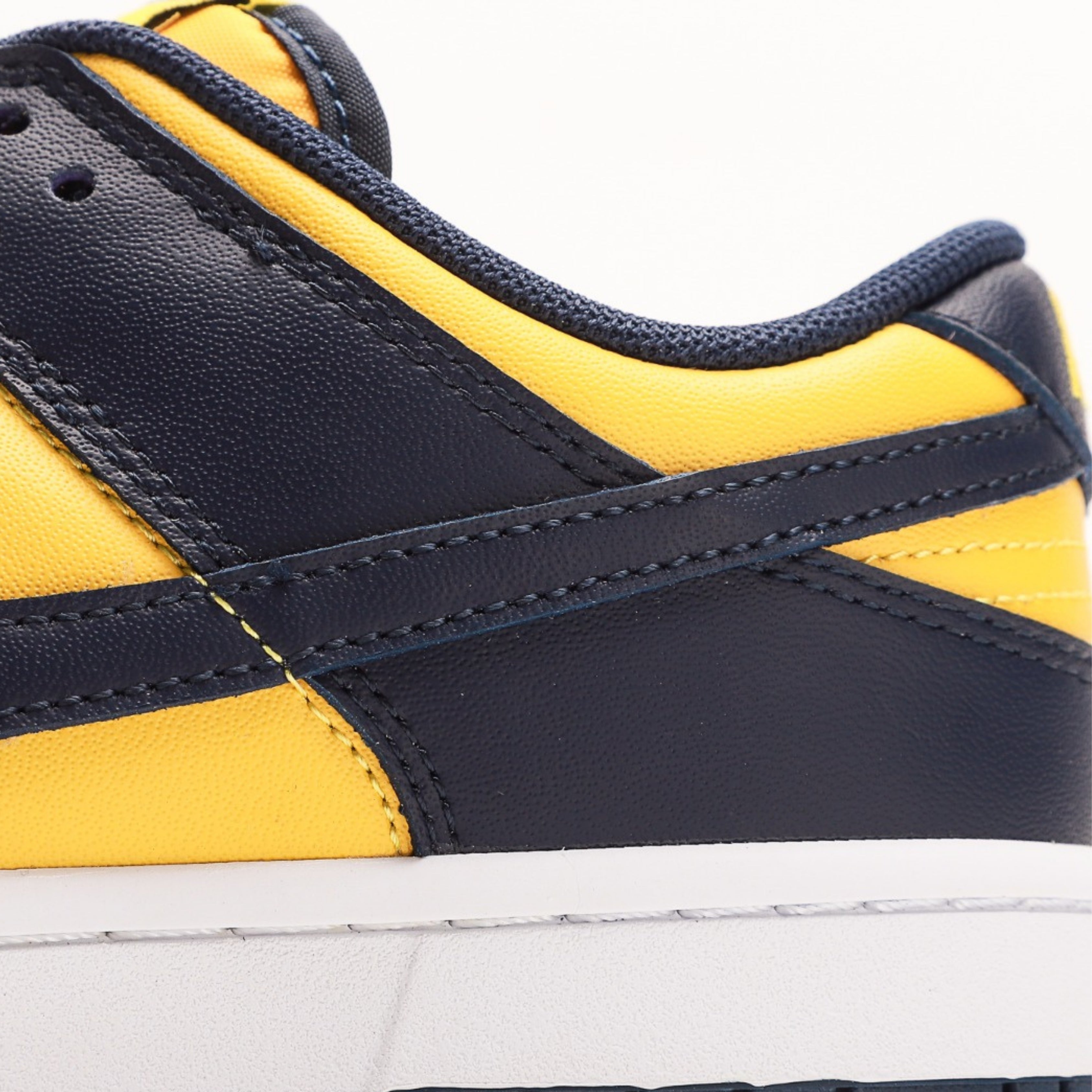 Nike Dunk Low Michigan