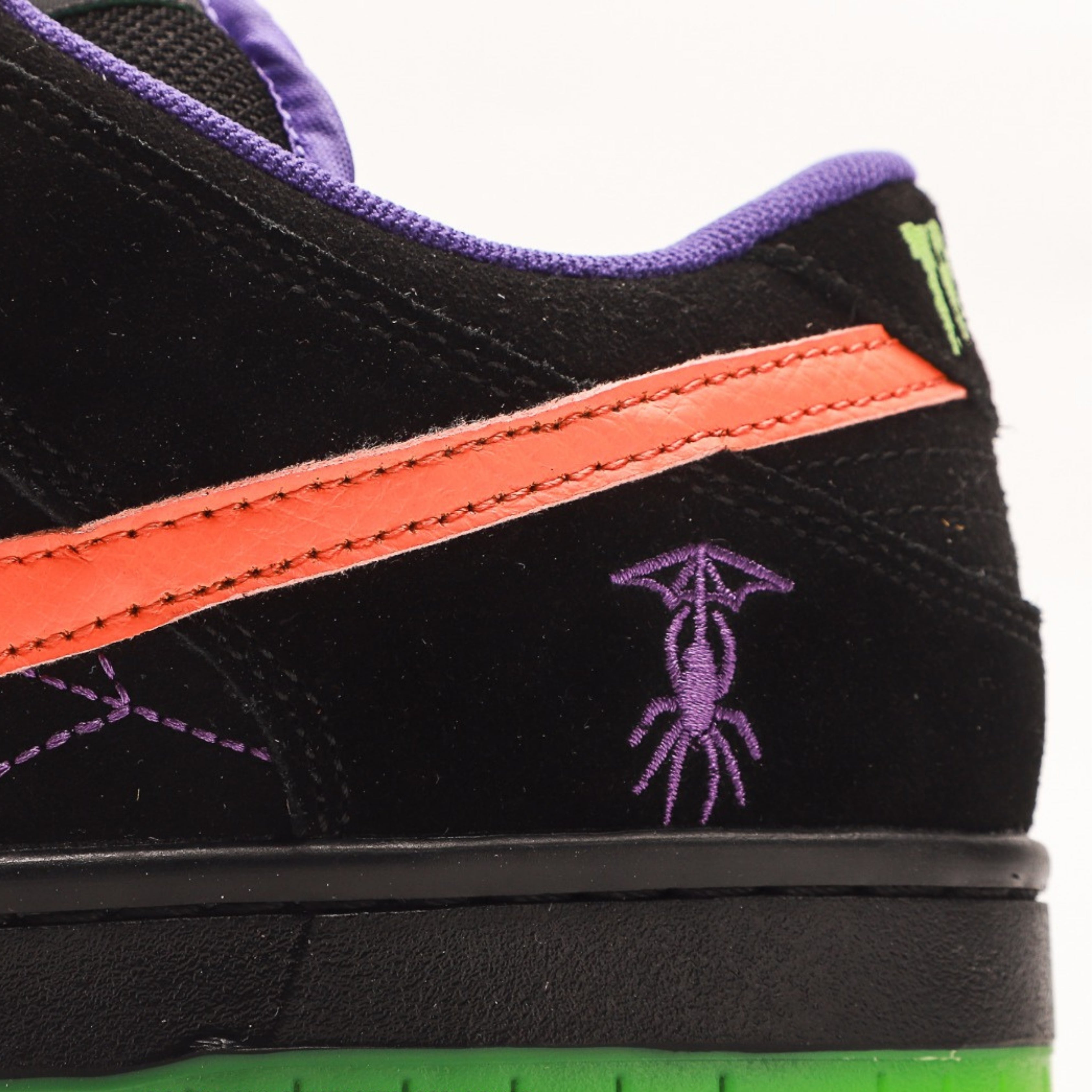 Nike SB Dunk Low Night of Mischief Halloween