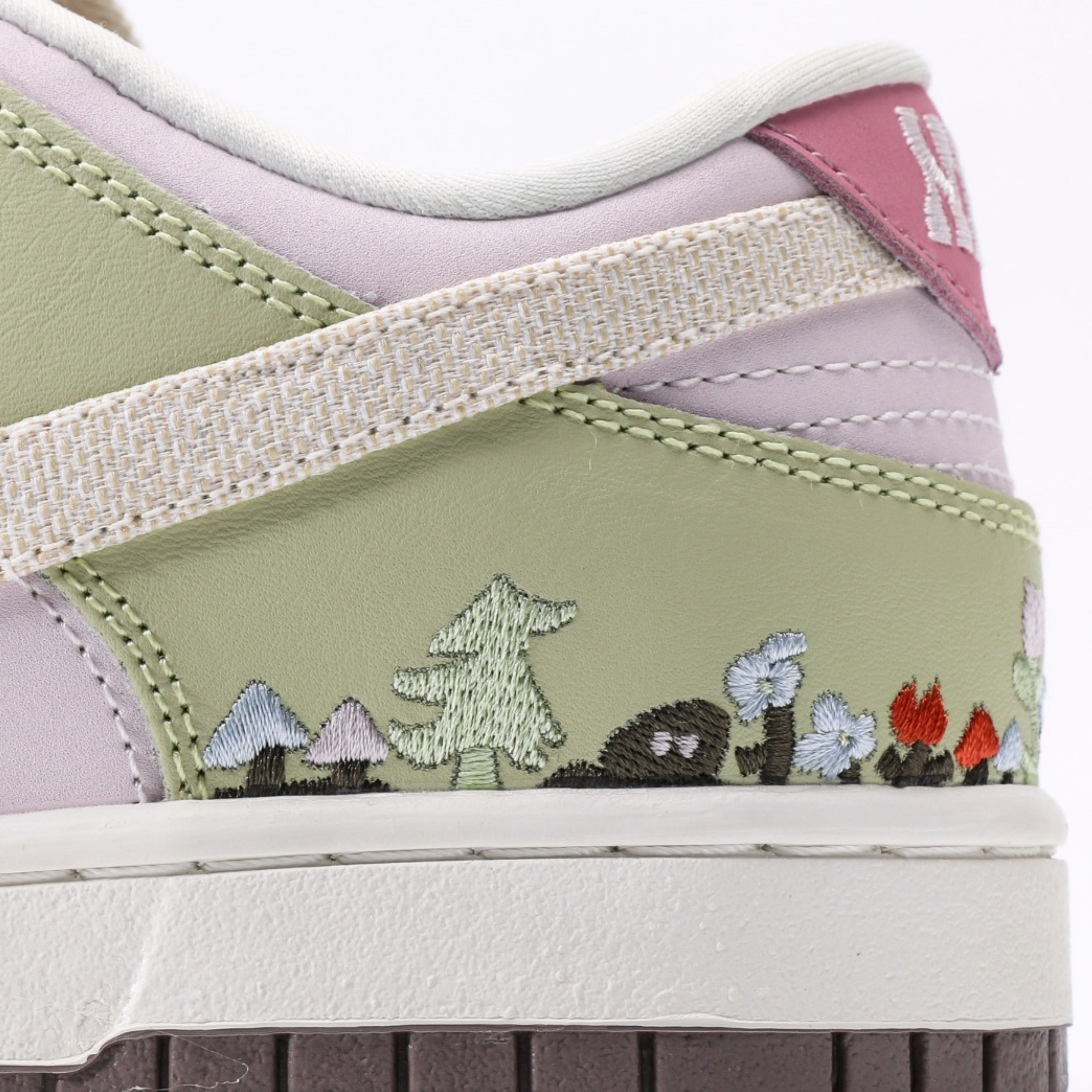 Nike Dunk Low LX Mushroom