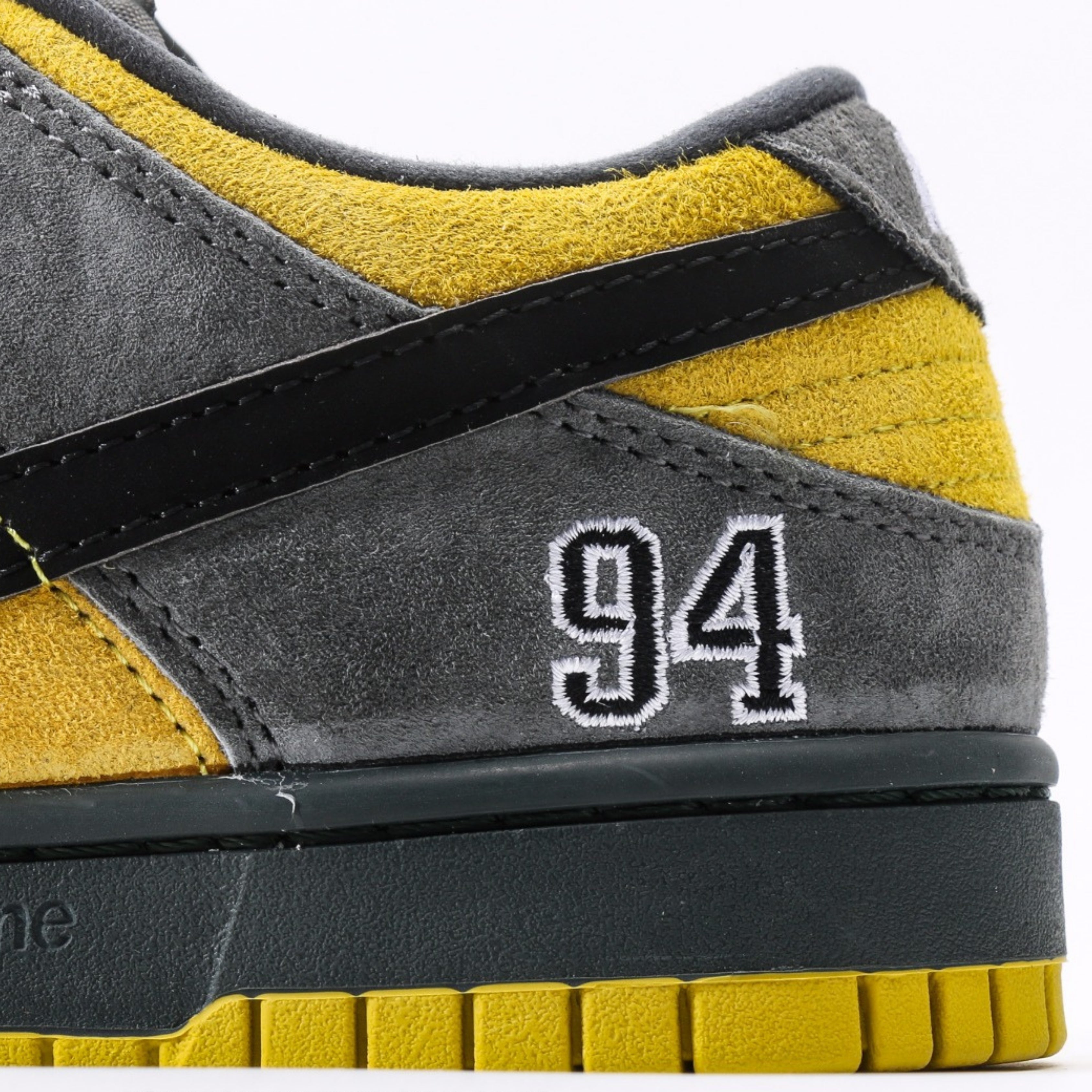 Nike SB Dunk Low Supreme 94 Camper Green